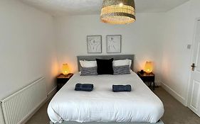 Charming Terrace Home, Nantwich -Near Train Station & Town